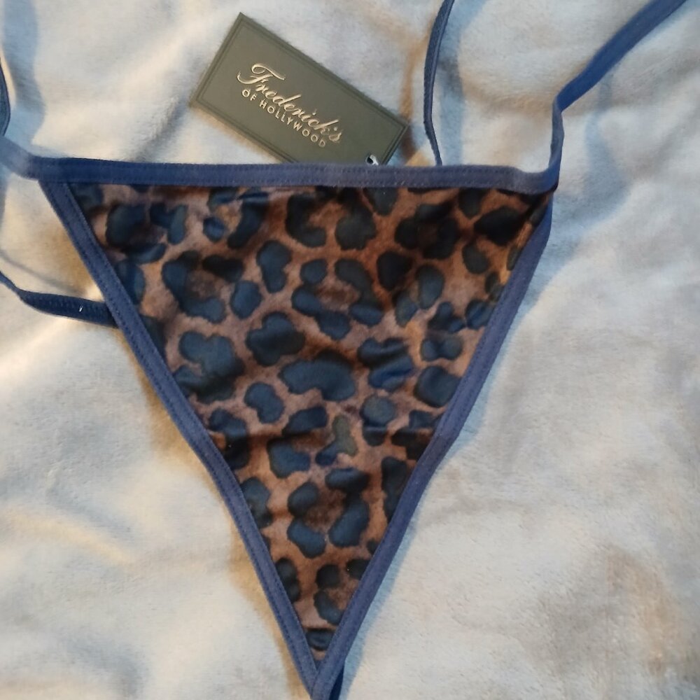 Frederick's of Hollywood Women's Animal Print V Thong SZ 1X NWT - Picture 2 of 5